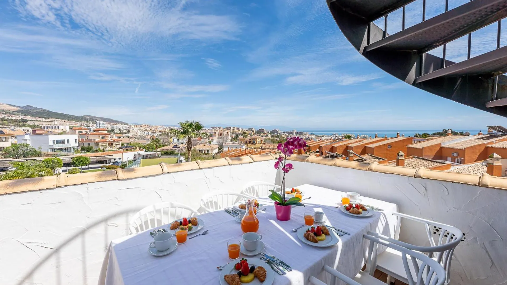 797 Holiday Rentals - Espectacular Atico Con Vistas Para 6 Benalmadena